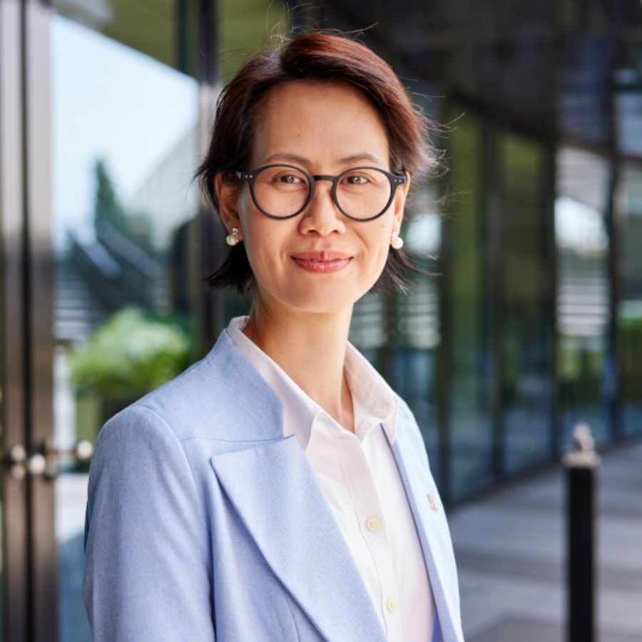 Irene Deng – 功率和信號(hào)轉(zhuǎn)換業(yè)務(wù)部門總經(jīng)理